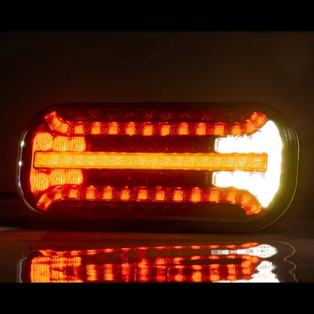 LED multifunksjons baklys, høyre 12-36V, 5 funksjoner, bajonettkontakt 