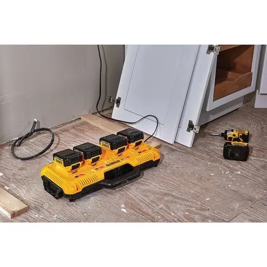 DeWalt 4-Ports Hurtiglader For 10.8V, 18V og 54V XR batterier 