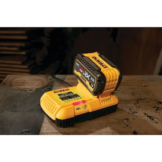 DeWalt 18V / 54V XR Hurtiglader 12A 